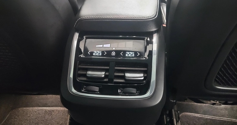 Volvo XC 60 cena 157000 przebieg: 107456, rok produkcji 2022 z Rydułtowy małe 596